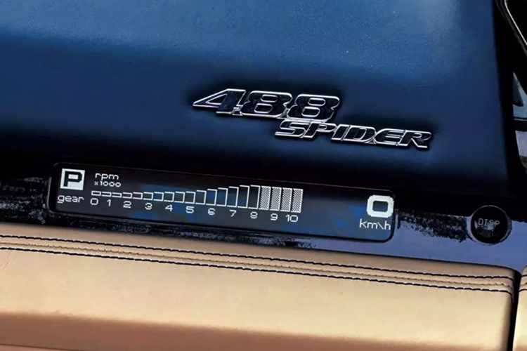 Tận thấy Ferrari 488 Spider hơn 10 tỷ của đại gia Việt tái xuất - Hình 5 Tan thay Ferrari 488 Spider hon 10 ty cua dai gia Viet tai xuat-Hinh-5