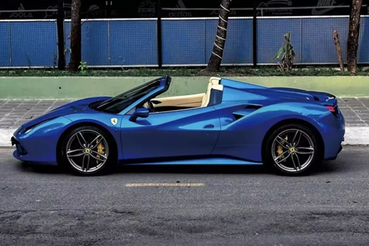 Tận thấy Ferrari 488 Spider hơn 10 tỷ của đại gia Việt tái xuất - Hình 6 Tan thay Ferrari 488 Spider hon 10 ty cua dai gia Viet tai xuat-Hinh-6