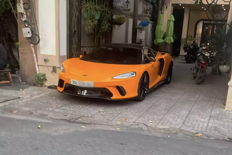 McLaren GT hon 10 ty mau cam lam dau dai gia Ha Noi