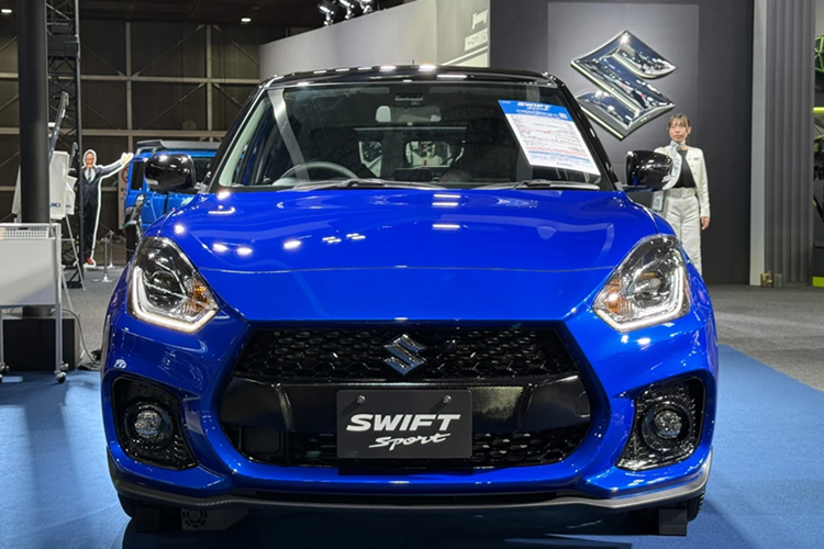 Chi tiet Suzuki Swift Sport ZC33S Final Edition, chi 365 trieu dong-Hinh-2