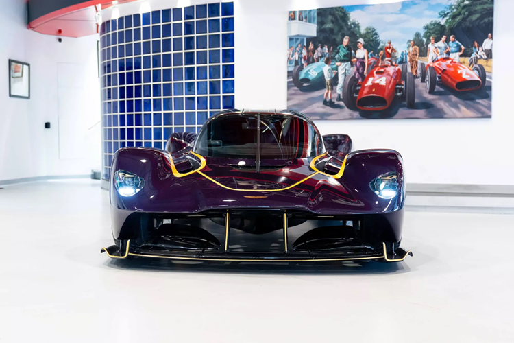 Ngam Aston Martin Valkyrie phien ban “dien ro” Anemos dat vang 24k-Hinh-3