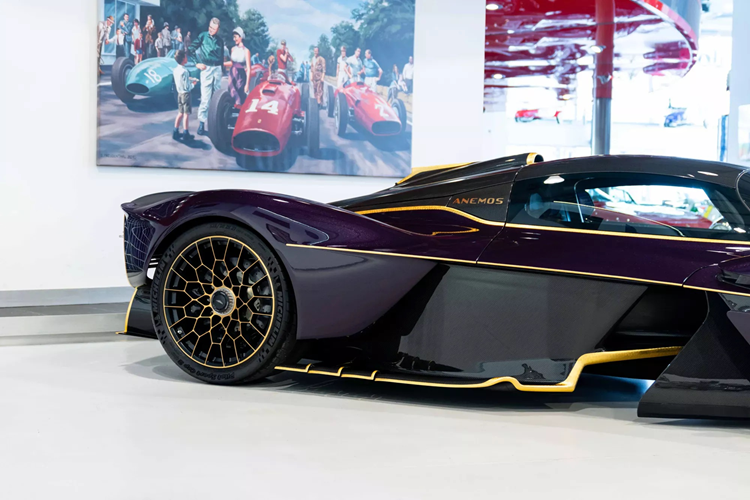 Ngam Aston Martin Valkyrie phien ban “dien ro” Anemos dat vang 24k-Hinh-4