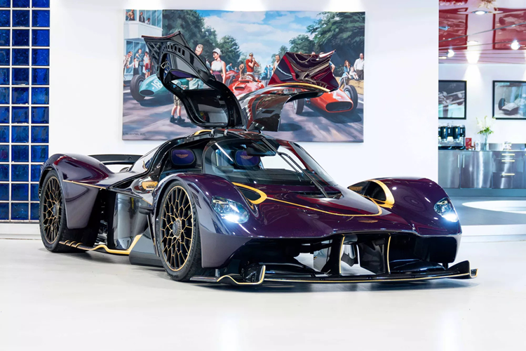 Ngam Aston Martin Valkyrie phien ban “dien ro” Anemos dat vang 24k