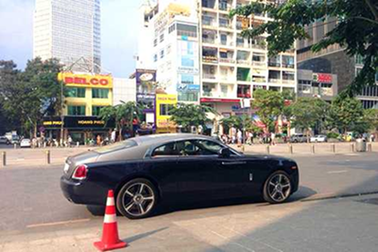 Ngam Rolls-Royce Wraith bien so 