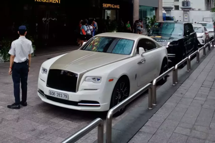 Ngam Rolls-Royce Wraith bien so 