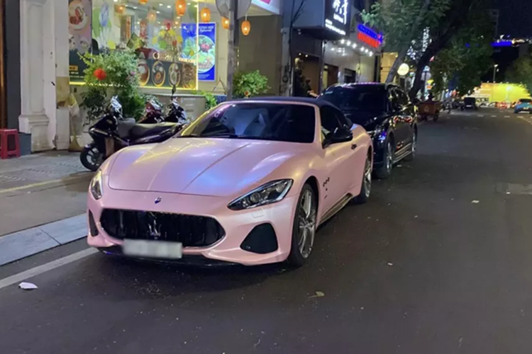 Maserati GranCabrio Sport  tien ty, la lam tren duong pho Sai thanh-Hinh-2