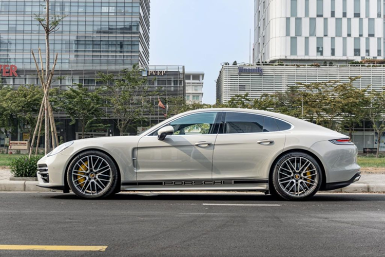 Porsche Panamera Turbo S cua 