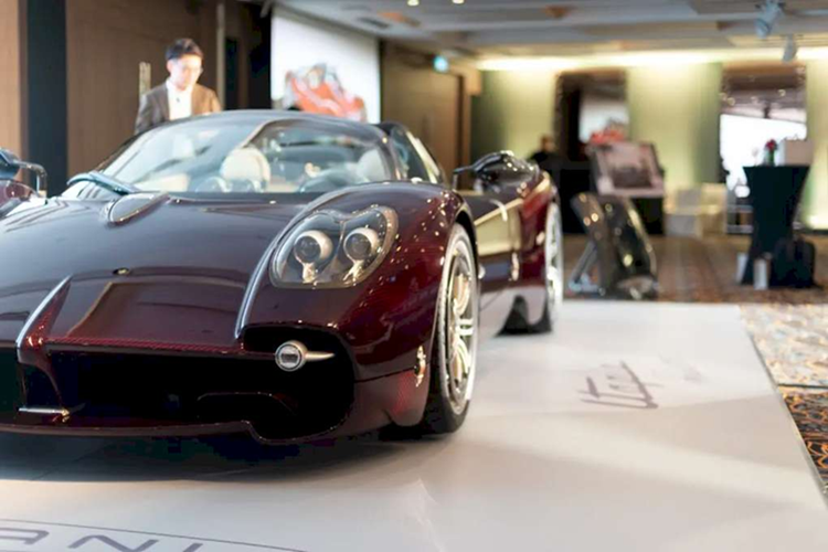 Pagani Utopia Roadster hon 82 ty ra mat Singapore, cho ve Viet Nam-Hinh-7