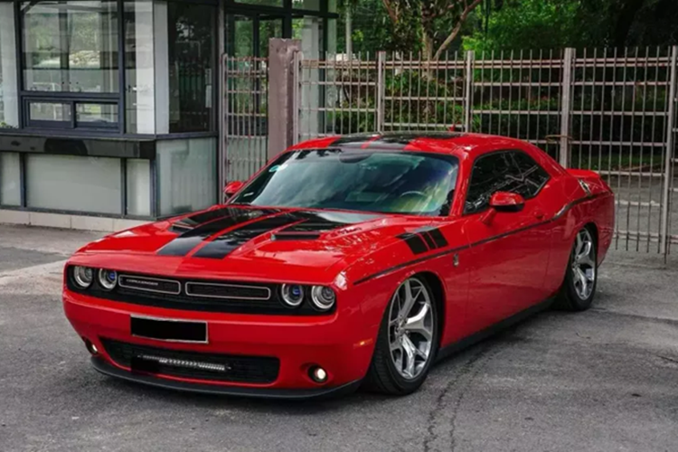 Dodge Challenger SXT hang hiem Viet Nam rao ban hon 2 ty