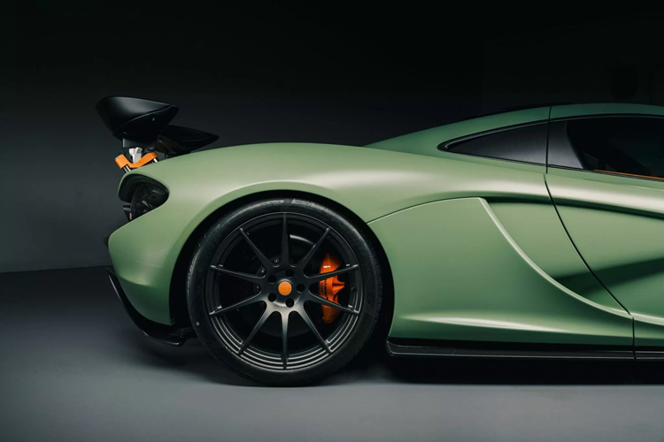 Đấu giá McLaren P1 Satin Camo Green odo 130km độc nhất thế giới - Hình 11 Dau gia McLaren P1 Satin Camo Green odo 130km doc nhat the gioi-Hinh-11