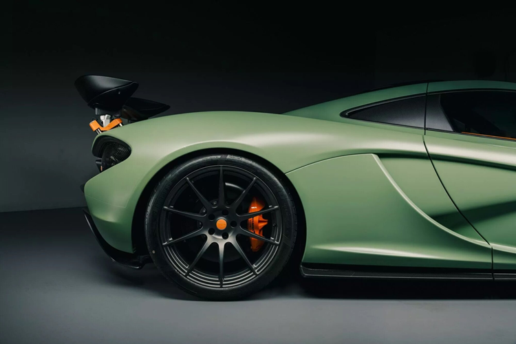 Dau gia McLaren P1 Satin Camo Green odo 130km doc nhat the gioi-Hinh-11