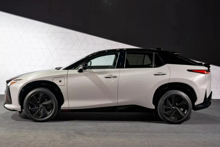 SUV dien Lexus RZ 2025 ra mat, chay toi da 575 km/lan sac-Hinh-3