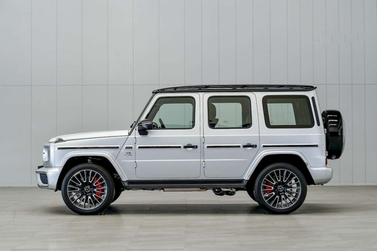 Can canh Mercedes-AMG G63 2025 -