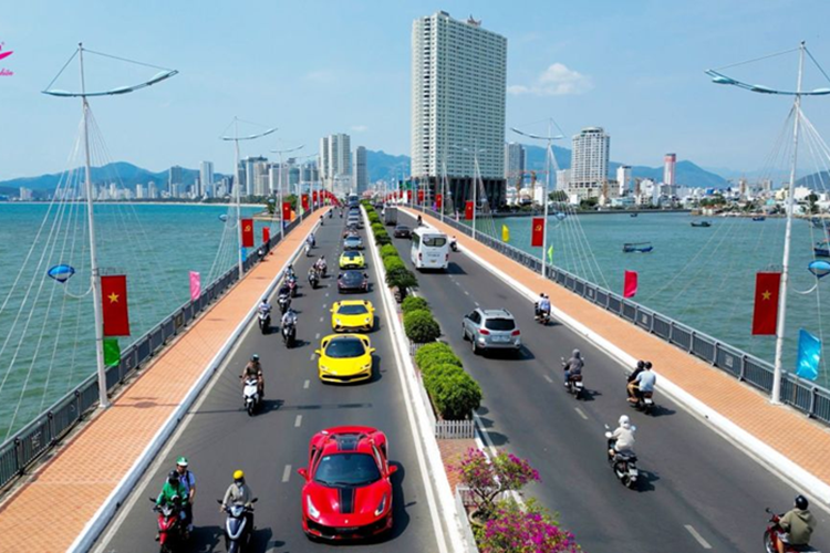 Dan sieu xe gan 400 tram ty cua Hoang Kim Khanh tai Da Nang-Hinh-5