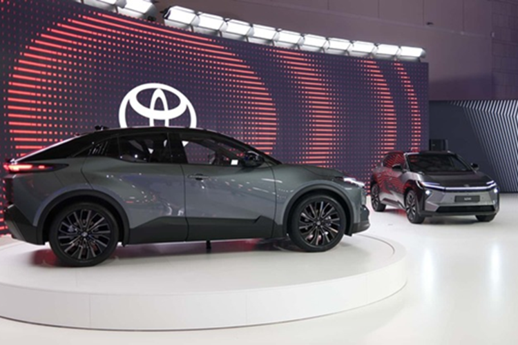 Toyota C-HR+ 2025 