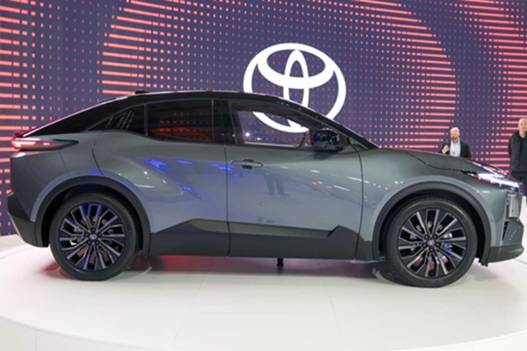 Toyota C-HR+ 2025 