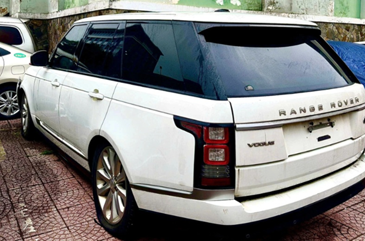 Lo xe Range Rover va Lexus bi tich thu chuan bi duoc dau gia-Hinh-2