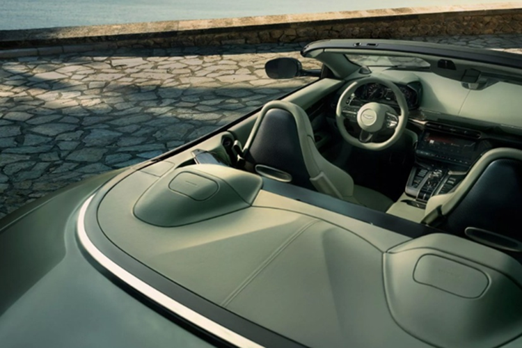 Aston Martin Vanquish Volante - sieu xe mui tran nhanh nhat the gioi-Hinh-3