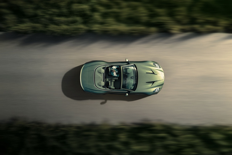 Aston Martin Vanquish Volante - sieu xe mui tran nhanh nhat the gioi-Hinh-8
