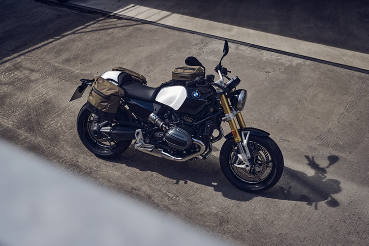 BMW R12 nineT gan 700 trieu tai Viet Nam, dat hon Toyota Yaris Cross-Hinh-2