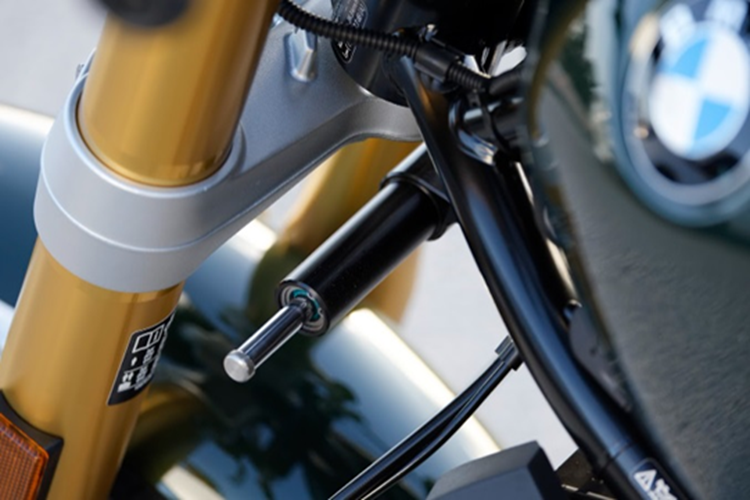 BMW R12 nineT gan 700 trieu tai Viet Nam, dat hon Toyota Yaris Cross-Hinh-9