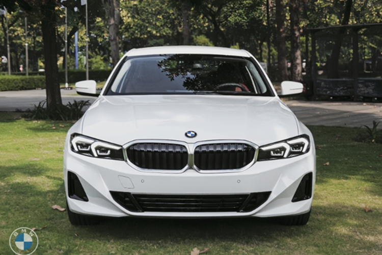 Chi tiết BMW 3 Series 2025 về Việt Nam, từ 1,549 tỷ đồng - Hình 2 Chi tiet BMW 3 Series 2025 ve Viet Nam, tu 1,549 ty dong-Hinh-2