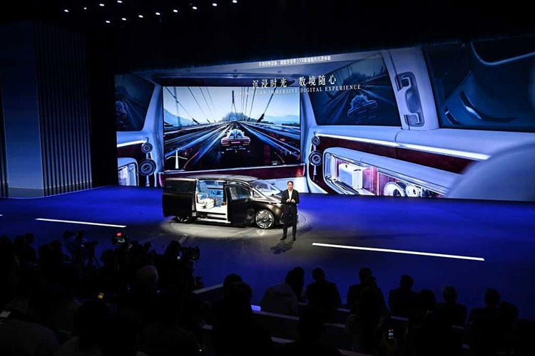 Tan thay Mercedes-Benz Vision V – ra mat 
