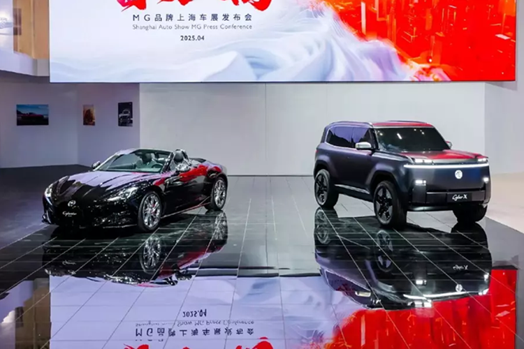 Ra mat MG Cyber X - SUV dien thiet ke vuong vuc, den pha an