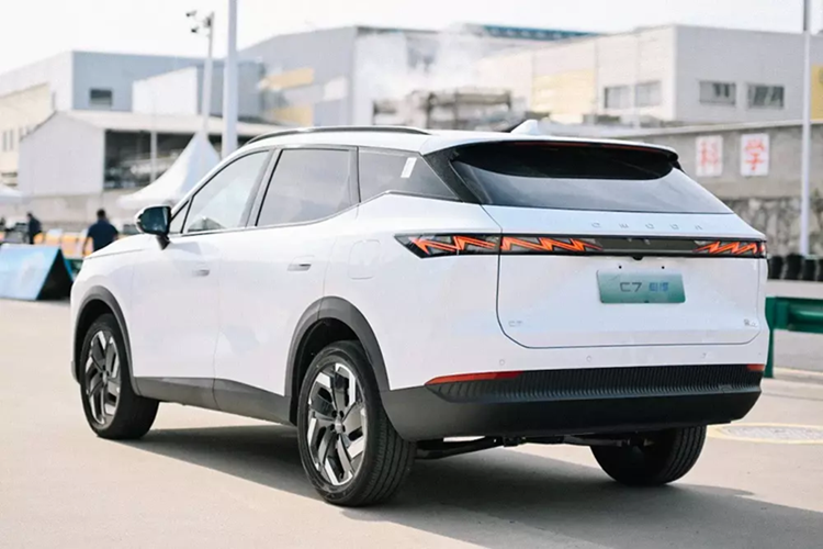 Omoda C7 tiet kiem xang sap ve Viet Nam, dau BYD Sealion 6?-Hinh-4