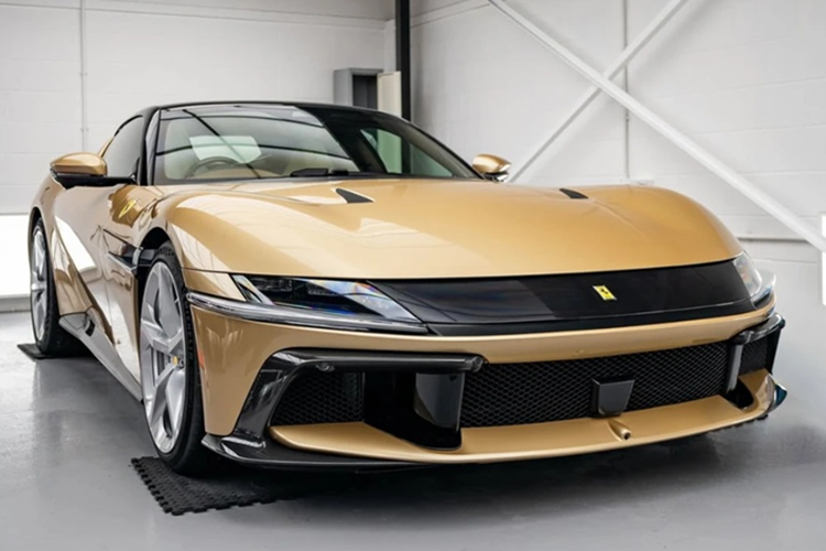 Ferrari 12Cilindri hon 11 ty mau sieu doc cua Youtuber Shmee150-Hinh-3