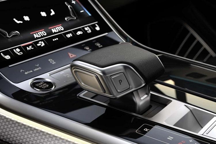 Audi Q7 hang sang 