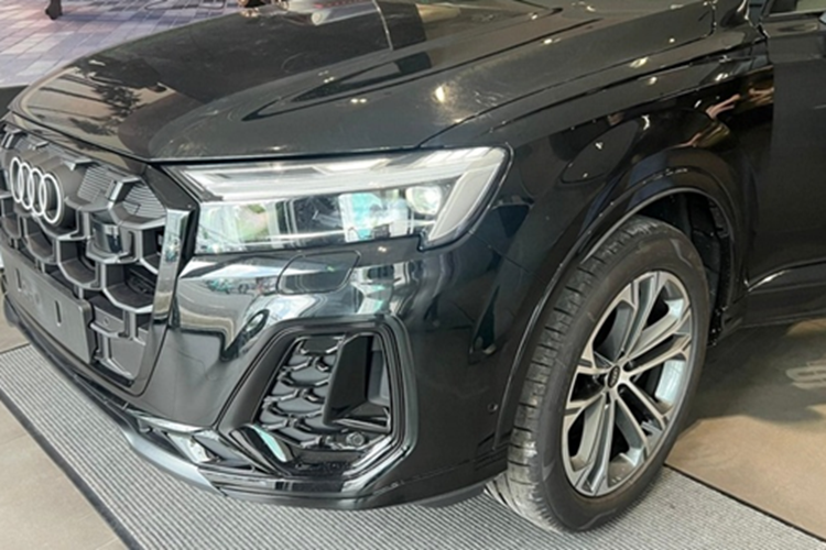 Audi Q7 hang sang 