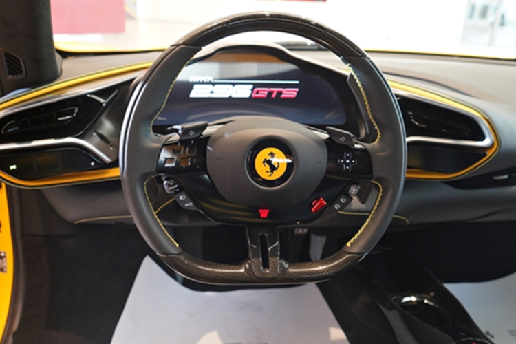 Ferrari 296 GTS Assetto Fiorano hon 30 ty dong, doc nhat Viet Nam-Hinh-9