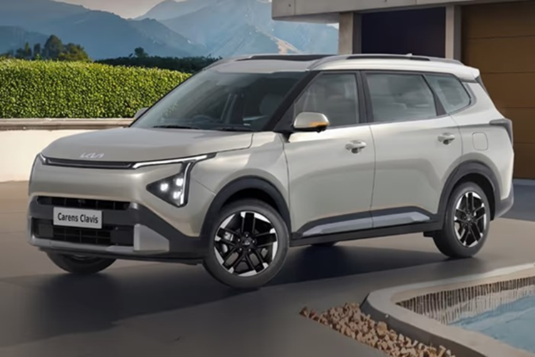 Kia Carens Clavis 2026 lieu co ve Viet Nam dau Mitsubishi Xpander?-Hinh-3