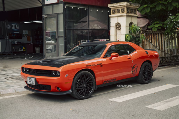 Muc so thi Dodge Challenger GT mau cam “hang hiem” tai Ha Noi