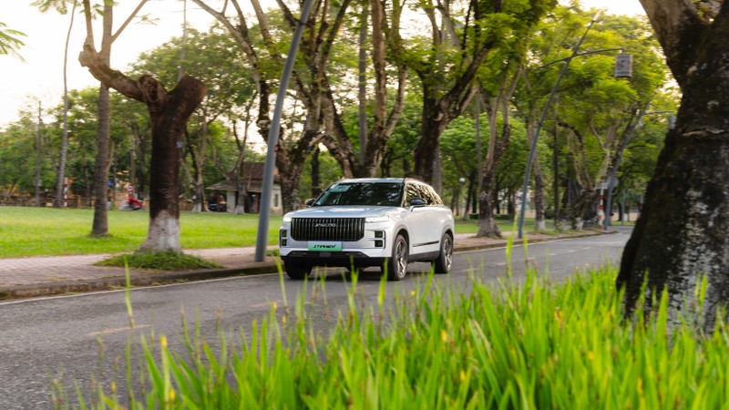 Jaecoo J7 PHEV lăn bánh 1.500km đổ đầy xăng, sạc đầy pin - Hình 4 Jaecoo J7 PHEV lan banh 1.500km do day xang, sac day pin-Hinh-4