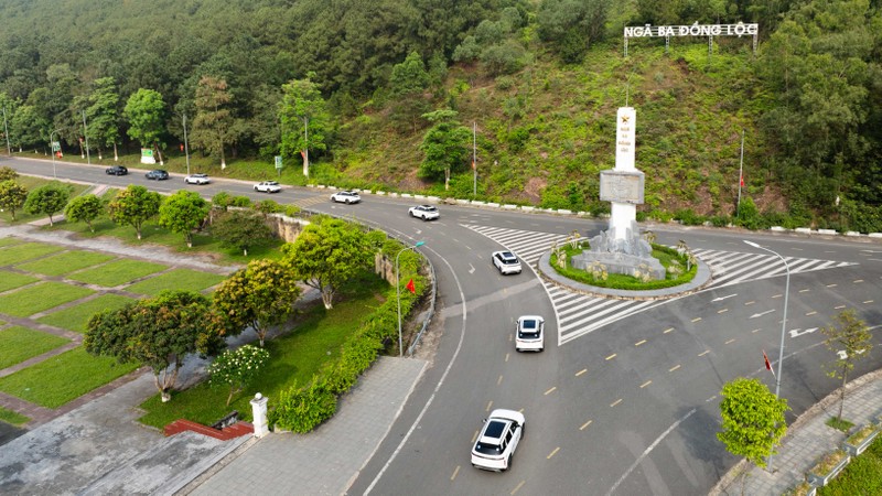 Jaecoo J7 PHEV lăn bánh 1.500km đổ đầy xăng, sạc đầy pin Jaecoo J7 PHEV lan banh 1.500km do day xang, sac day pin