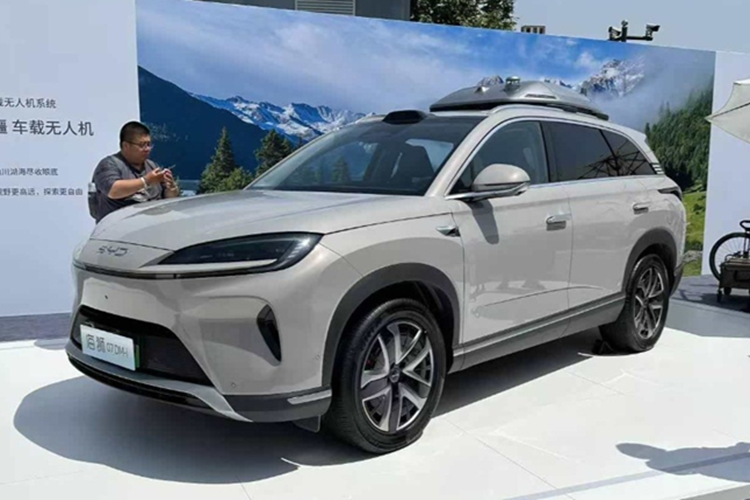 BYD Sealion 07 DM-i sap ve Viet Nam, co cua 