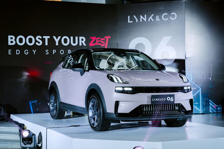 Lynk & Co 06 tu 690 trieu ve Viet Nam bi cat trang bi?-Hinh-2