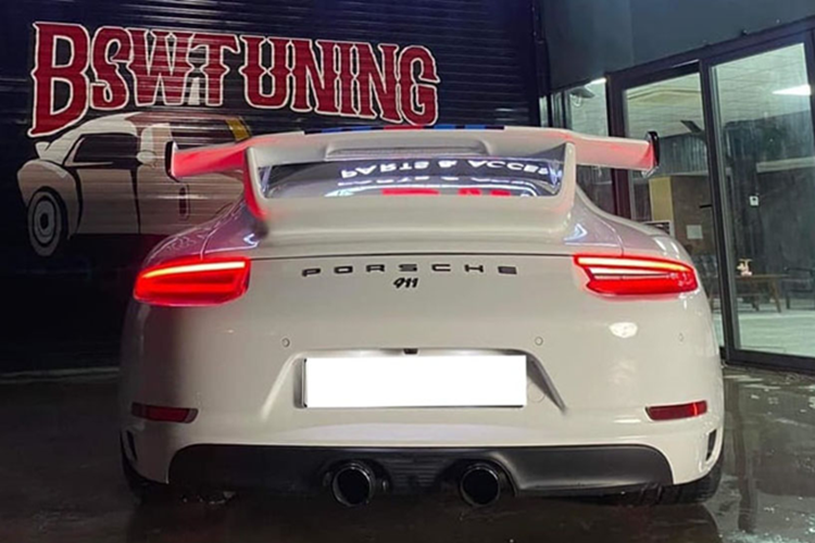 Ngam Porsche 911 991 dam chat 