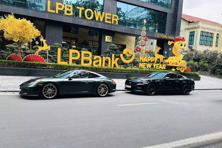 Ngam Porsche 911 991 dam chat 