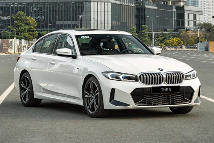 BMW 3 Series 2025 tai dai ly Viet gia tu 1,549 ty dong