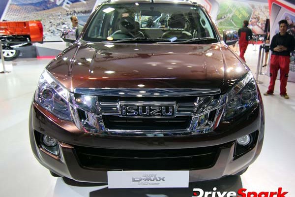 Isuzu nang cap D-Max V-Cross 2017 