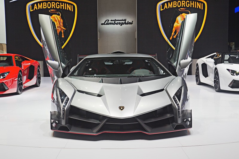 Sieu xe Lamborghini Veneno “doi gia” 11,1 trieu do la-Hinh-2