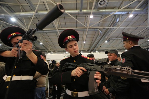 Kalashnikov ung ho san xuat sung truong AK-47 tai My-Hinh-2