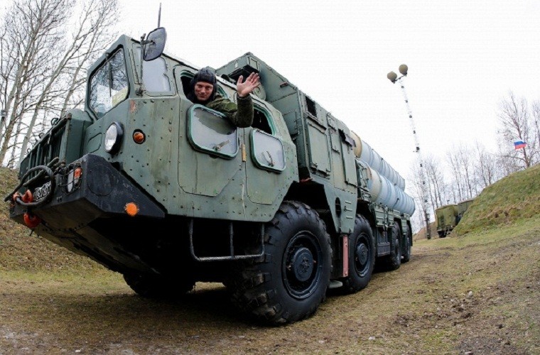 Ten lua S-300 Nga tap tran sat nach NATO-Hinh-3