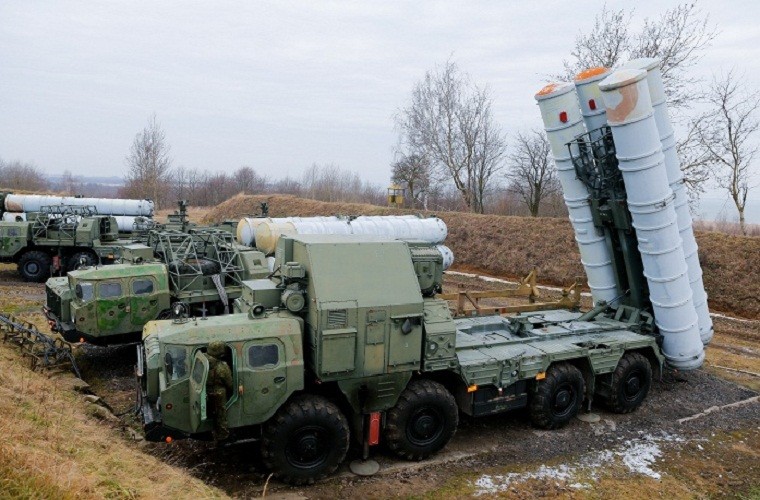 Ten lua S-300 Nga tap tran sat nach NATO-Hinh-7