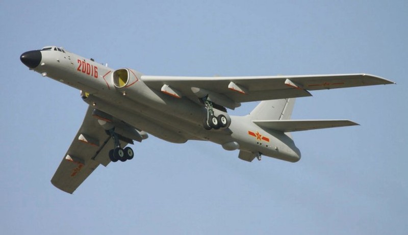 Trung Quoc “vo tinh” lo bi mat may bay nem bom H-6K-Hinh-2