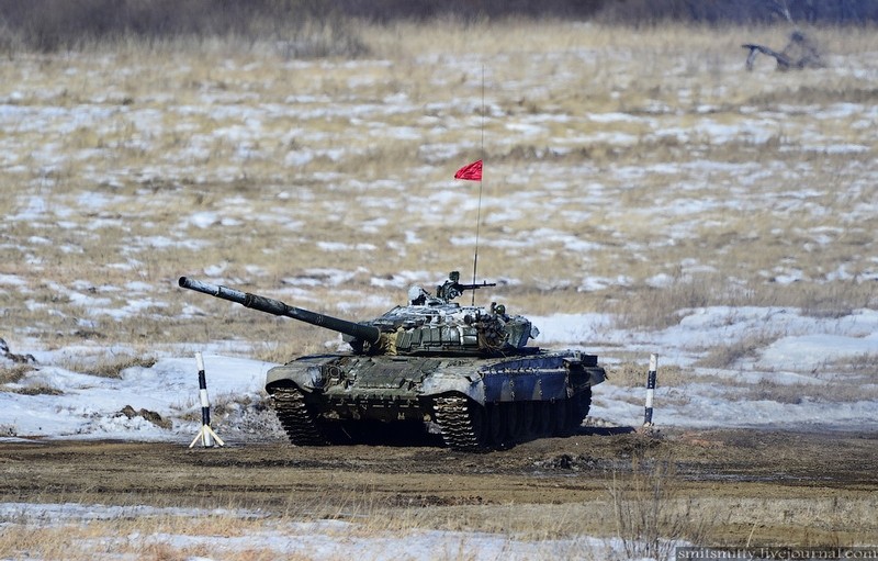 Hoi hop xem xe tang Nga tranh tai tham du Tank biathlon-Hinh-2