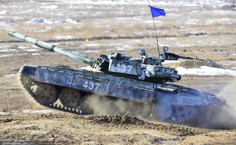 Hoi hop xem xe tang Nga tranh tai tham du Tank biathlon-Hinh-5